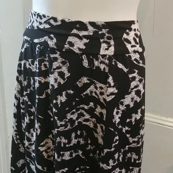 🎉2/$16 Jessica A Line Animal Print Pull On Skirt - Picture 2 of 4